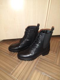 Stivaletti stringati neri N 37