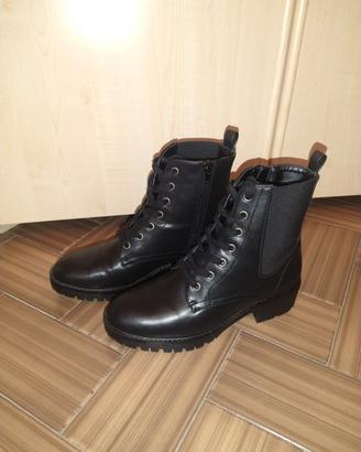 Stivaletti stringati neri N 37