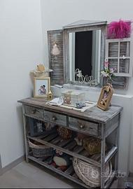 Mobile shabby con specchio