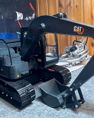ESCAVATORE RC IN SCALA 1/14 CAT 315 COME NUOVO