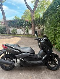 Yamaha X Max 250 Momodesign