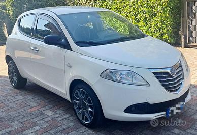 LANCIA YPSLON BENZINA/METANO MOD. GOLD NEOPATENT.