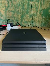 ps4 pro 1TB+ 1 controller+ 4 giochi