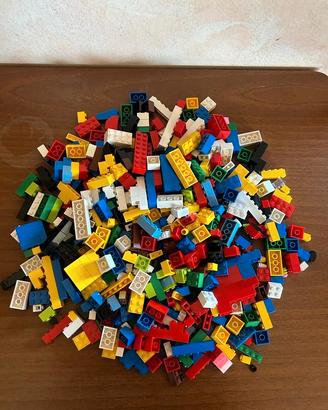 Lego spiderman più 650 pezzi Lego