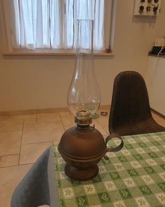 vecchia lanterna in ottone