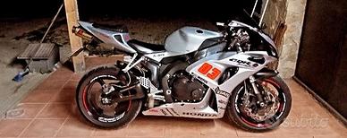 HONDA CBR RR 1000 FIREBLADE SC 57 