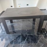 tavolo allungabile completo di sedie