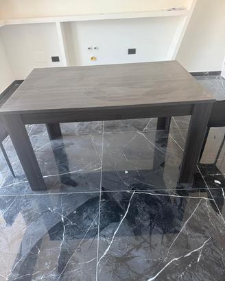 tavolo allungabile completo di sedie