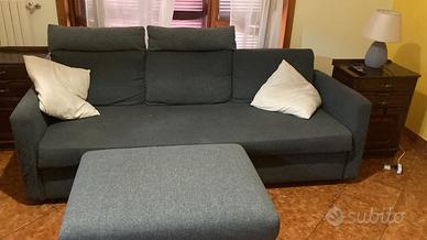 Divano letto matrimoniale e pouf semi nuovo
