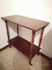 Tavolino con rotelle