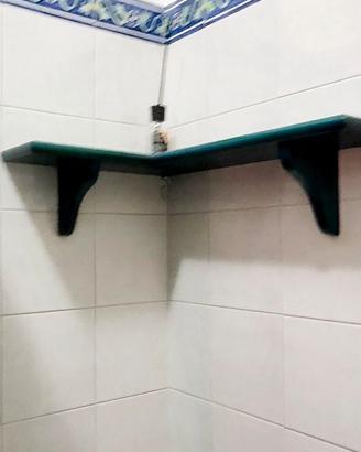 Mensola angolare artigianale legno massiccio verde