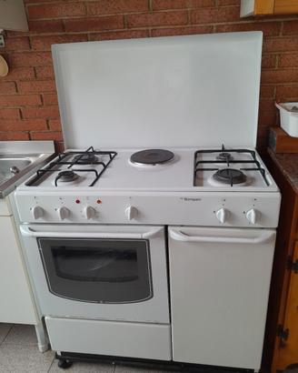 Cucina 4 fuochi e forno