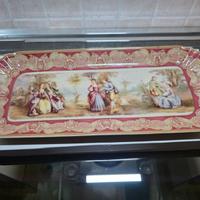 Vassoio decorato di porcellana