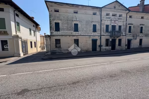 NEGOZIO A CORNUDA