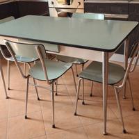 Tavolo e sedie vintage anni '60