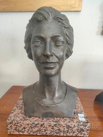 Statua busto donna in bronzo 