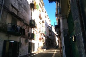 6 LOCALI A NAPOLI