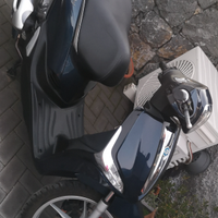 Piaggio liberty 150 iget con ABS blu