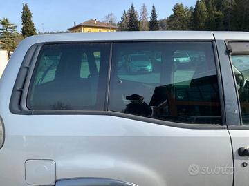 VETRO POSTERIORE DESTRO TERRANO II R20 2001