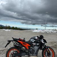 KTM 890 Duke