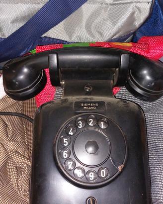 Telefono d'epoca.