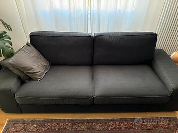 Due divani Kivik 3 posti + Pouf