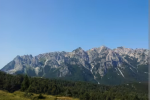 Grande casa di testa a 18 km da Rovereto.