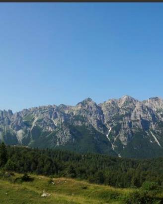 Grande casa di testa a 18 km da Rovereto.