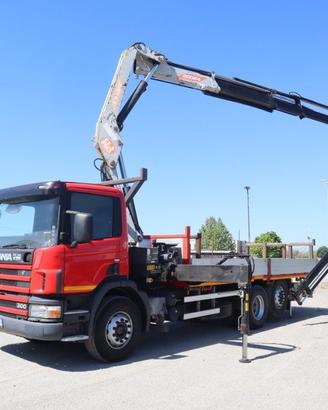 SCANIA 94D 300 CASSONE FISSO CON GRU PM