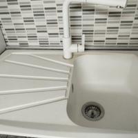 piano cottura in vetro temperato lavello resina 