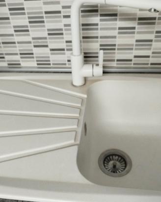 piano cottura in vetro temperato lavello resina 