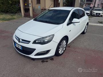 Opel Astra 1.4 Turbo 120CV 5 porte Cosmo