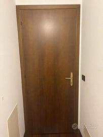 Porte in legno con telaio