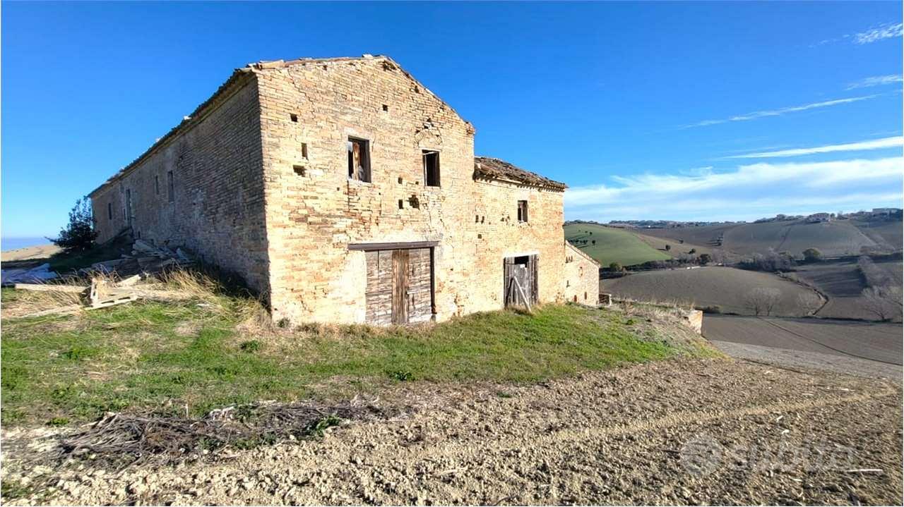 CASOLARE COLONICO DA RISTRUTTURARE con TERRENO - Vista 2