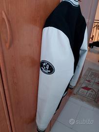 Giacca primaverile con manica in ecopelle