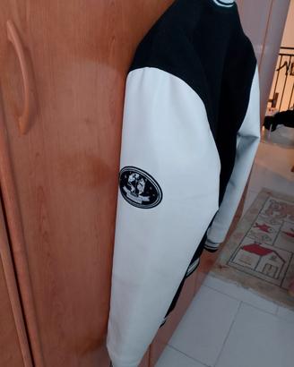 Giacca primaverile con manica in ecopelle