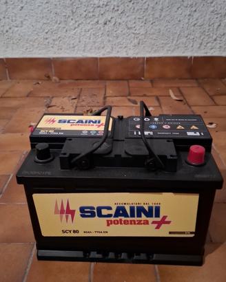 Batteria per auto start e stop 