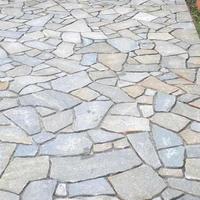 pietra di Luserna per cortile 