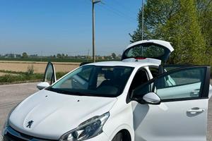 Peugeot 208 1.2 Puretech 82CV GPL - Neopatentati