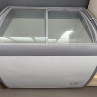 Freezer a pozzetto con vetrina