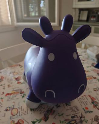 Mucca cavalcabile Magni Danish Toys