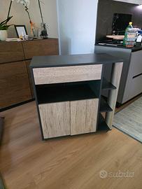 credenza grigia e legno con ruote autobloccanti