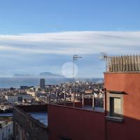 3 LOCALI A NAPOLI