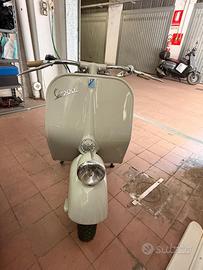 Vespa faro basso