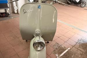 Vespa faro basso