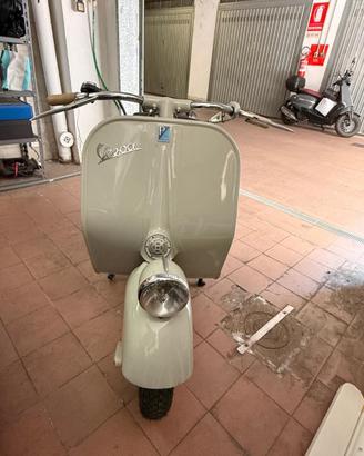 Vespa faro basso