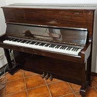 Pianoforte Verticale 88 tasti TAMAKA mod.U832 NOCE