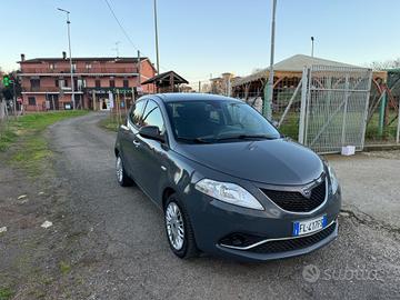 Lancia Ypsilon 1.2 69 CV 5 porte GPL Ecochic Gold 