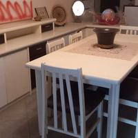 Sala in legno laccato bianco