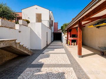 Ampia villa indipendente